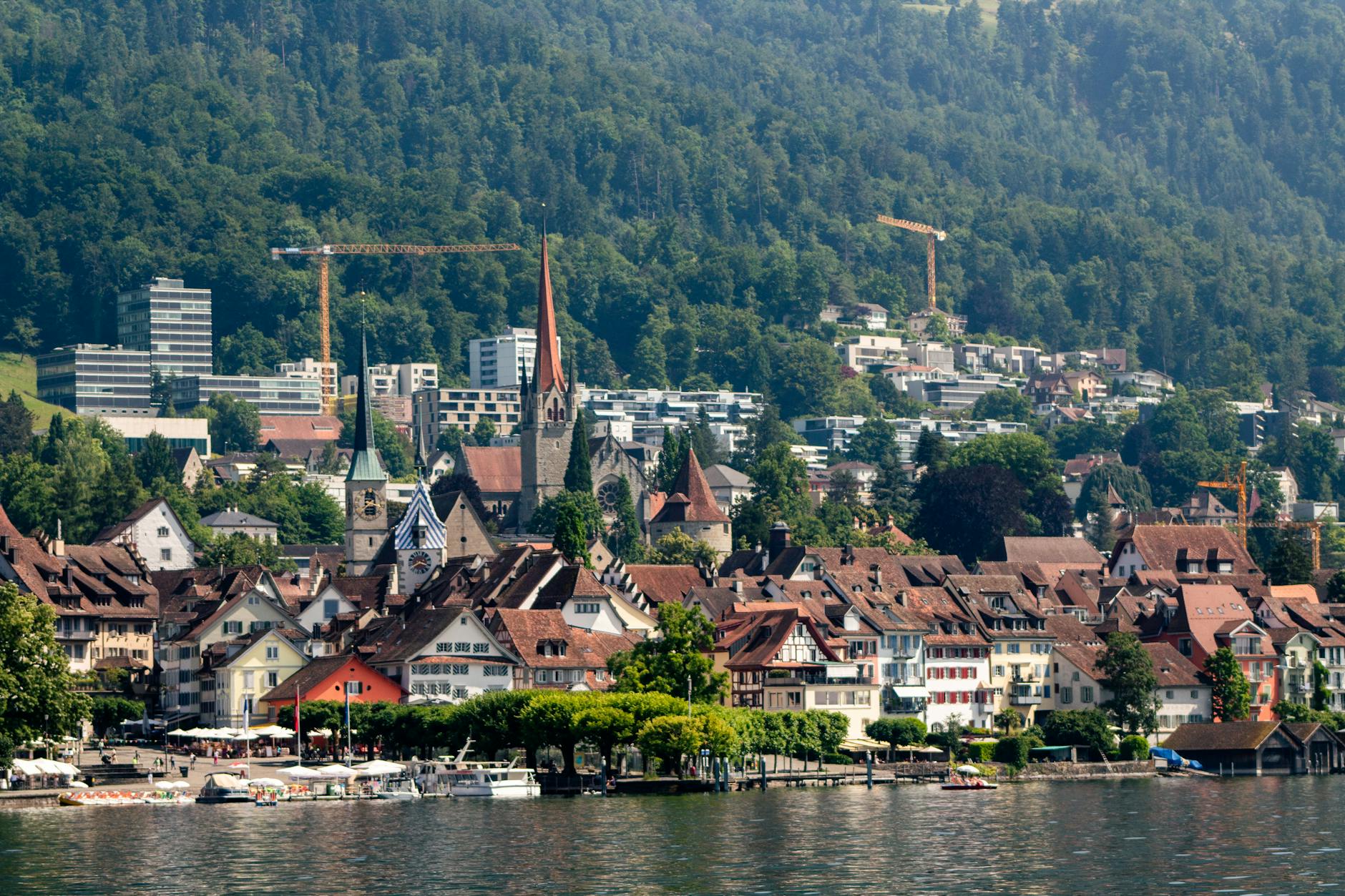 Best Swiss Cantons for a Charitable Foundation: Zug, Zurich & Geneva